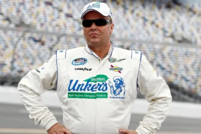 Mike Wallace Lashes Out at NASCAR