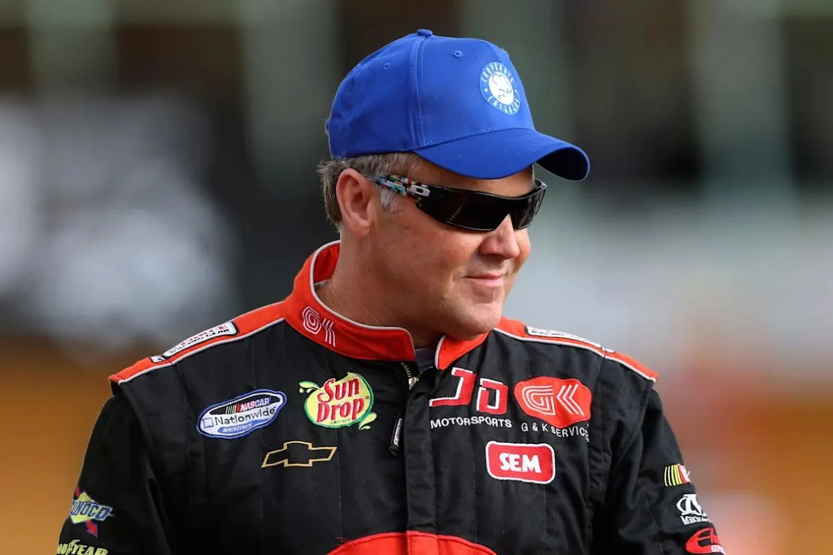 Mike Wallace Really Quit Racing instead