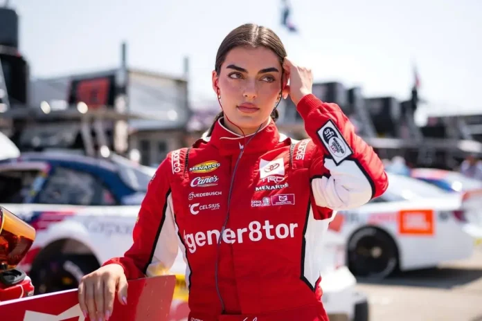 Toni Breidinger's Eye-Catching New Look