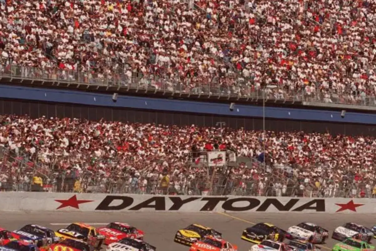 Daytona 500 Crowd in Danger