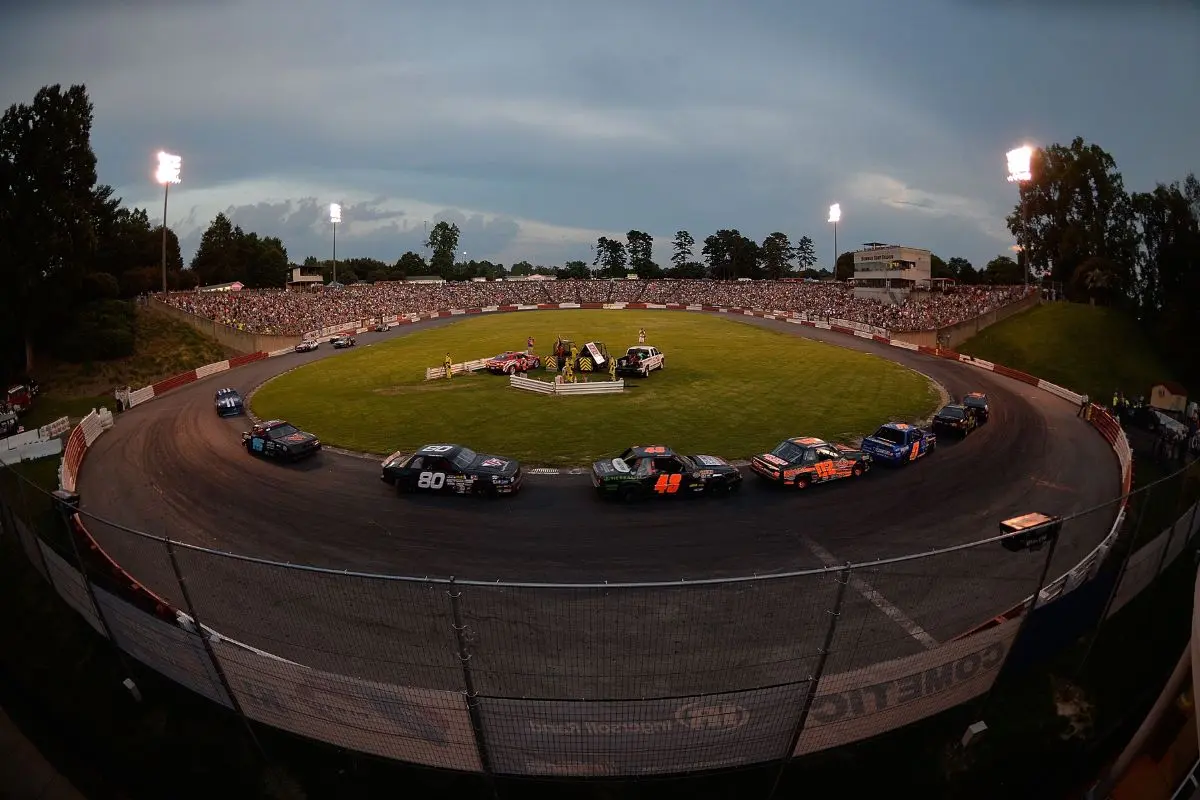 FOX's Graphics Glitch During NASCAR Cook Out Clash
