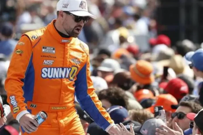 NASCAR Fans Furious at Ricky Stenhouse Jr.