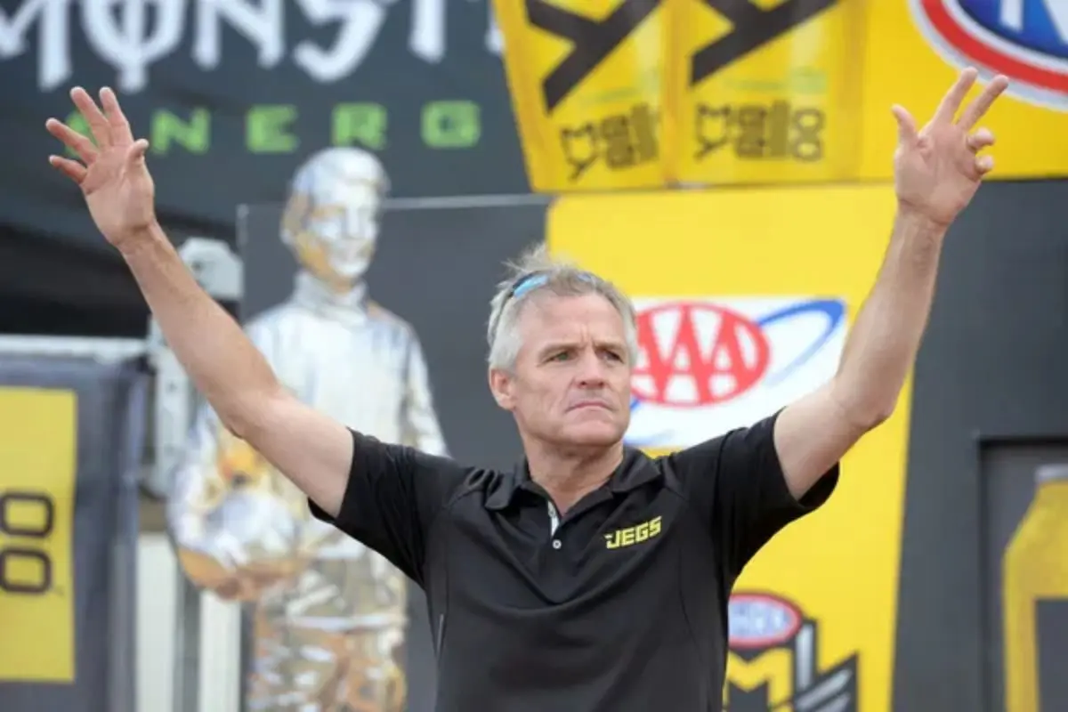 Kenny Wallace Honors JEGS' 65 Years of Success