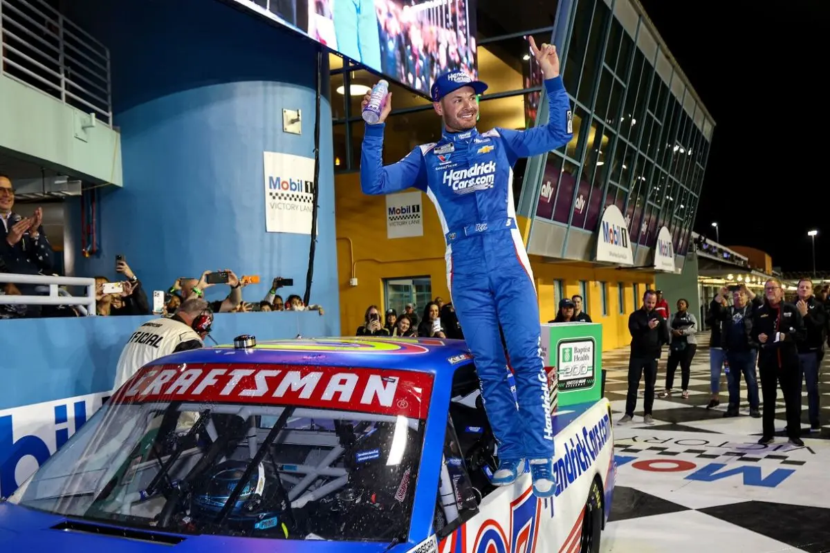 Kyle Larson Wins Homestead Truck Race in Epic Fashion