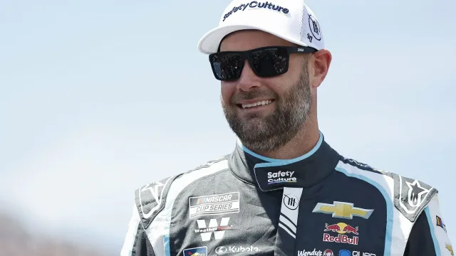 Shane van Gisbergen trains for Wings for Life charity run