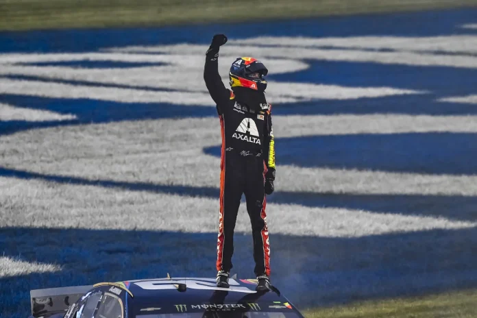 Alex Bowman Kansas Speedway performance compared to teammates Alex Bowman Kansas Speedway performance compared to teammates