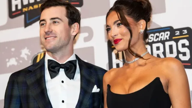 Gianna Blaney body paint photo