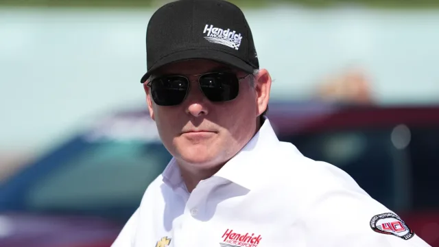 Jeff Gordon sets NASCAR Ironman consecutive race record