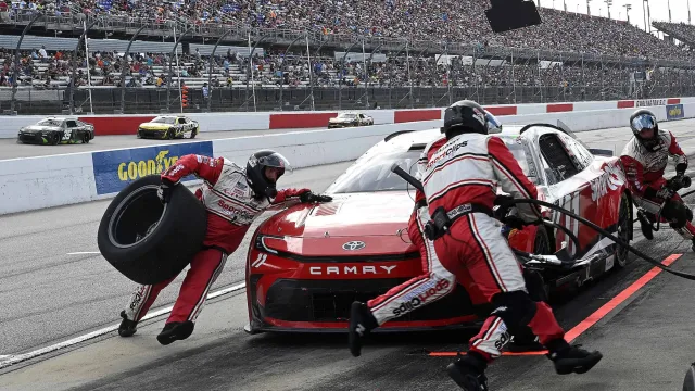 Justin Allgaier pit strategy criticism by Denny Hamlin