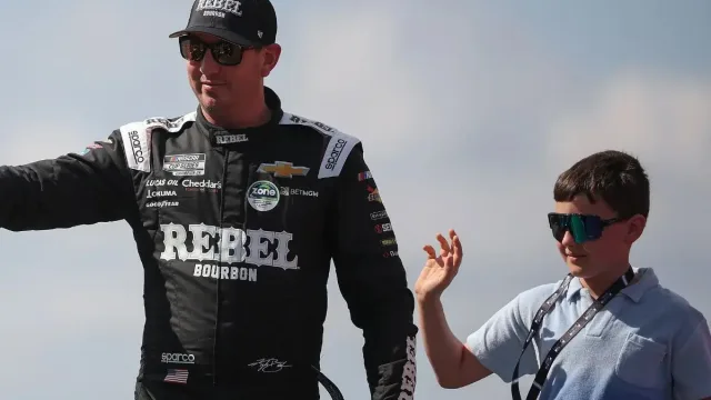 Kyle Busch celebrates son Brexton's 10th birthday