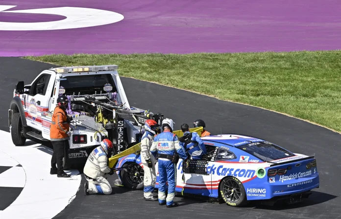 Kyle Larson involved in major High Limit wreck