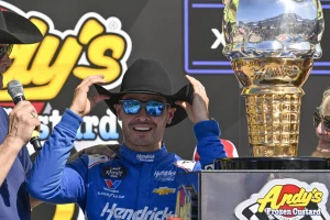 Kyle Larson Silences Dale Earnhardt Jr’s Texas Predictions With Thrilling Xfinity Victory and Sportsmanship