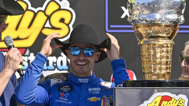 Kyle Larson silences Dale Earnhardt Jr’s Texas predictions