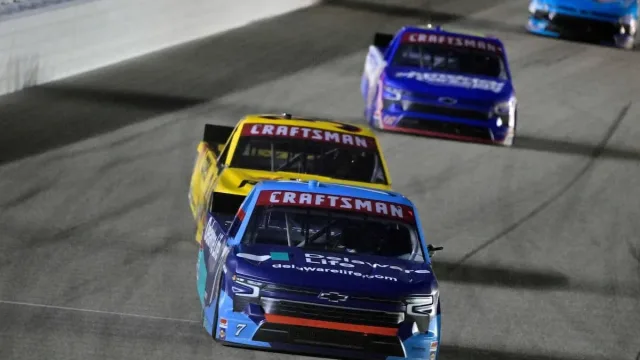 Layne Riggs battles Carson Hocevar in dramatic NASCAR Truck Series finish