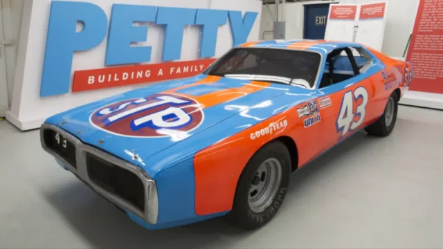 Richard Petty and Dodge return to NASCAR racing