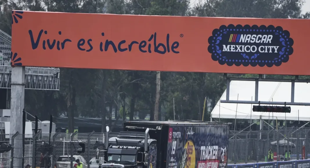 Alex Bowman health update after Michigan crash in Mexico City