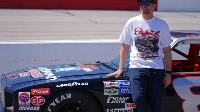 Dale Earnhardt Jr. honors father at Nashville memory wall