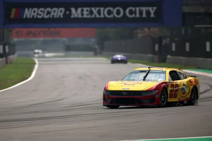 Joey Logano becomes fan favorite in Mexico