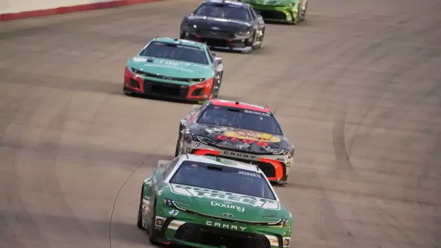 William Byron chases $1 million NASCAR prize at Michigan