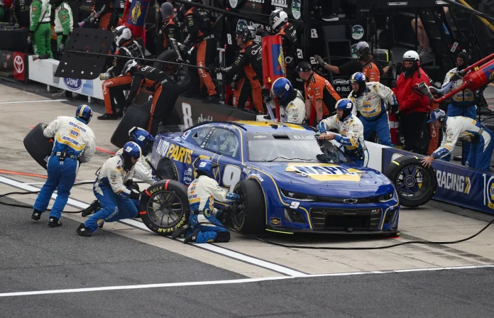 Chase Elliott Dover pit strategy debate Chase Elliott Dover pit strategy debate