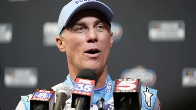 Kevin Harvick pit road controversy