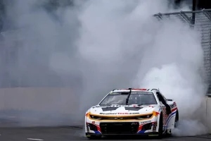 Shane van Gisbergen’s Chicago race strategy: How a surprise pit call gave him a bigger win edge than expected