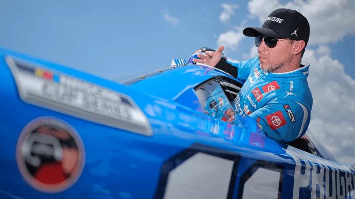 Denny Hamlin wins Southern 500 pole