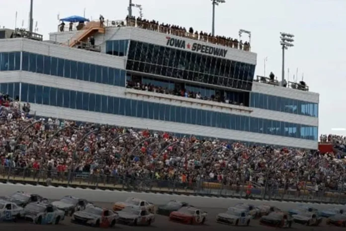 NASCAR Fans React to Iowa Corn 350