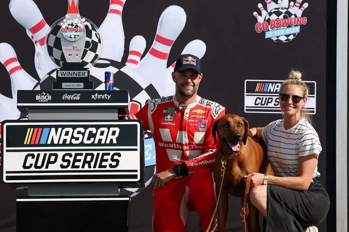 Shane van Gisbergen’s Dogs