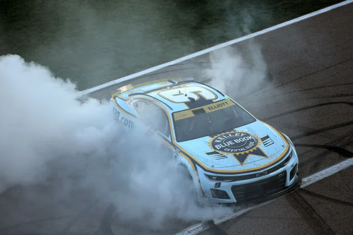 Chase Elliott Kansas win