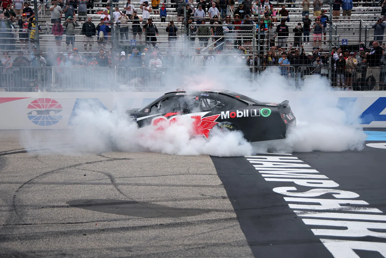 NASCAR Cup Series Mobil 1 301