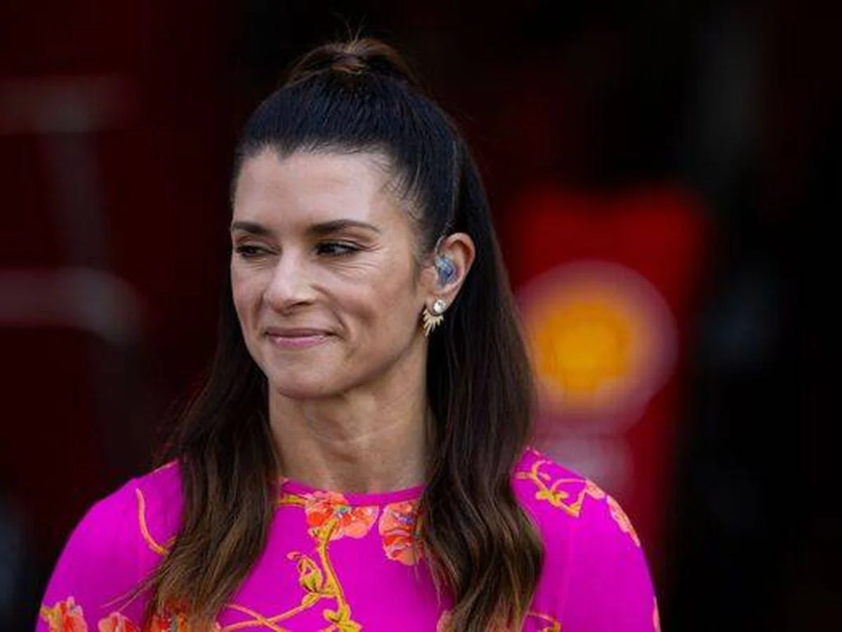 Danica Patrick condolences Dale Jr.