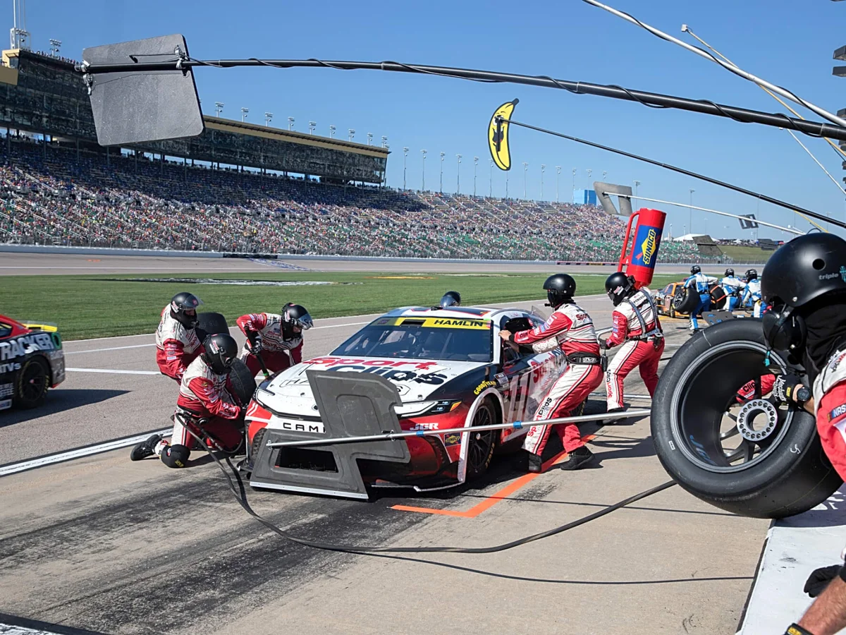 Denny Hamlin Kansas Speedway incident