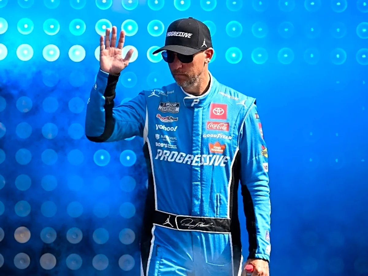 Kevin Harvick defends Denny Hamlin