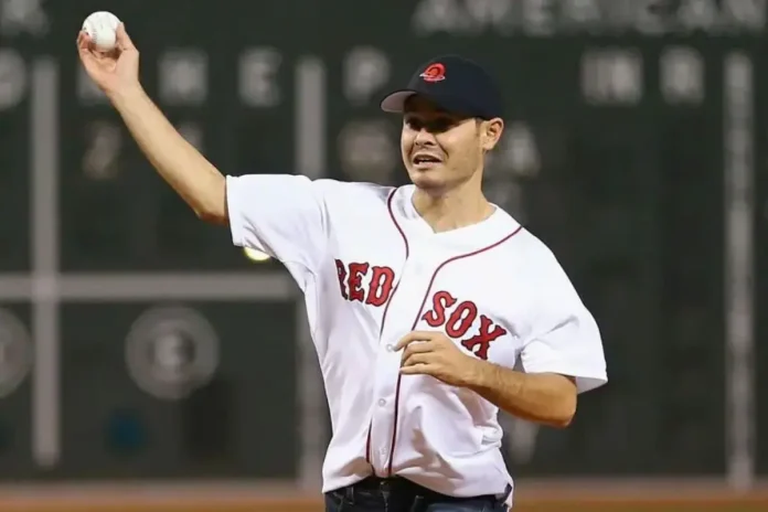 Kyle Larson Throws First Pitch at Chase Field During NASCAR Night