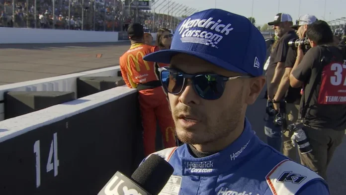 Kyle Larson spins Ryan Blaney Kyle Larson spins Ryan Blaney