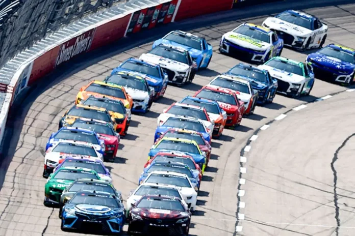 NASCAR Fans Weigh In on Darlington's Southern 500