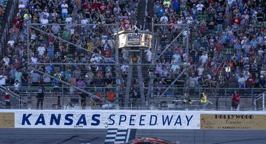 NASCAR Kansas Speedway 2025 schedule
