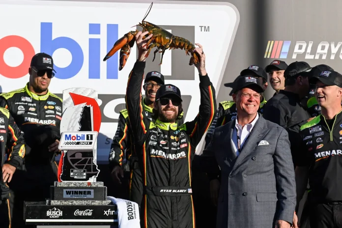 Ryan Blaney wins lobster trophy