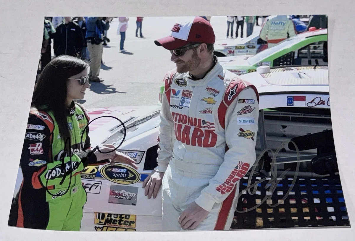 image-of-dale-earnhardt-jr-30-10-2025 Dale Earnhardt Jr