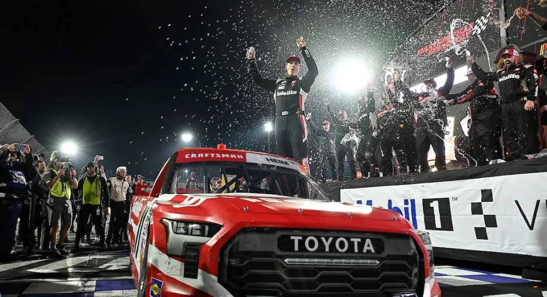 Front Row Motorsports Phoenix Raceway