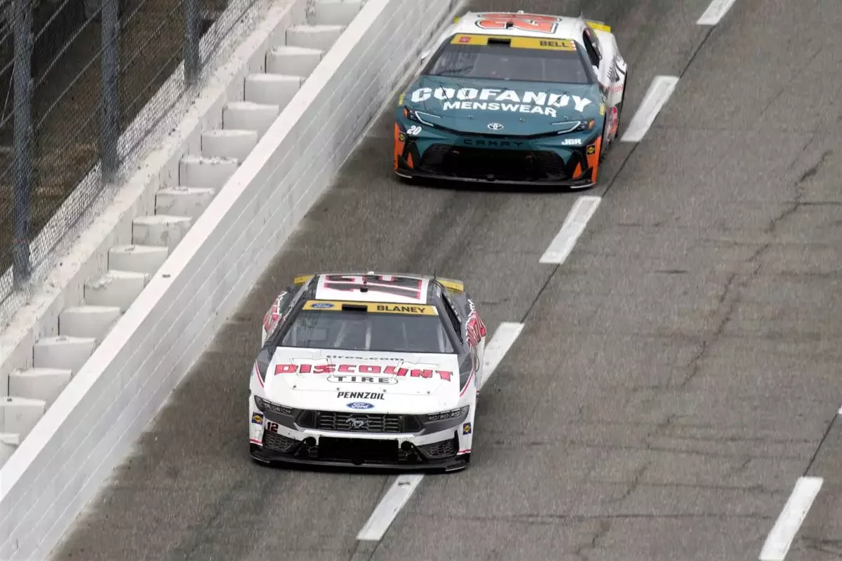 Ryan Blaney Martinsville playoff battle