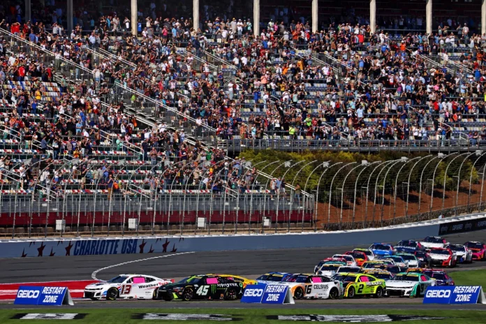 Shane van Gisbergen road course streak