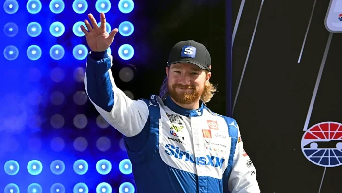 Tyler Reddick wins Charlotte pole