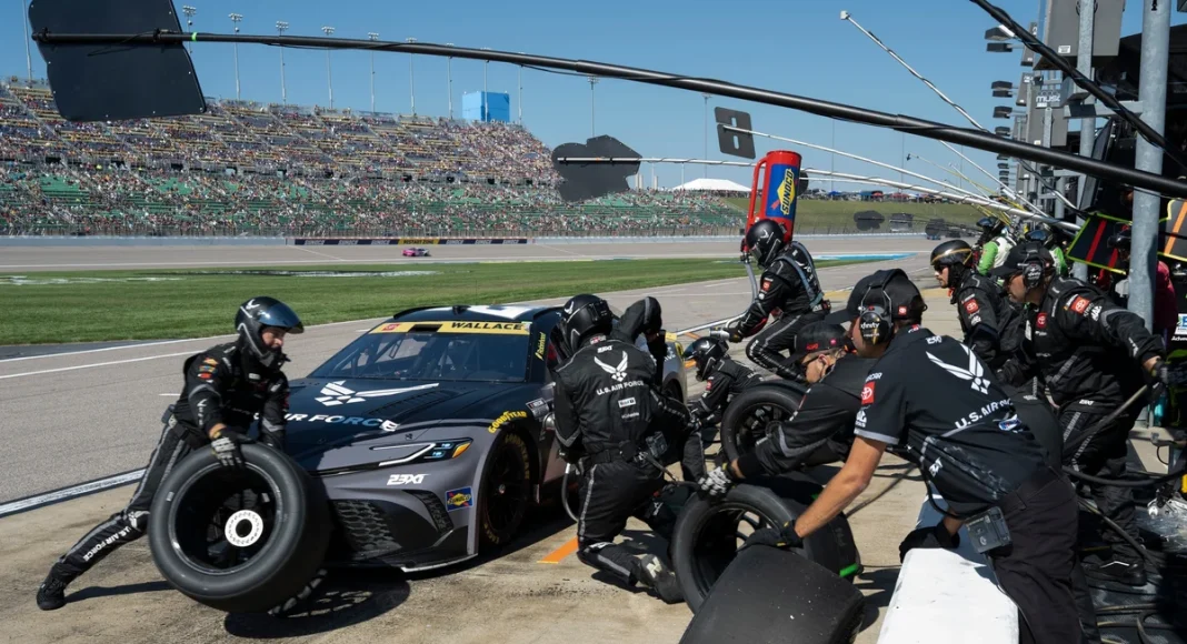 Bubba Wallace, Denny Hamlin, 23XI Racing, NASCAR, Bubba Wallace 23XI Racing negotiation