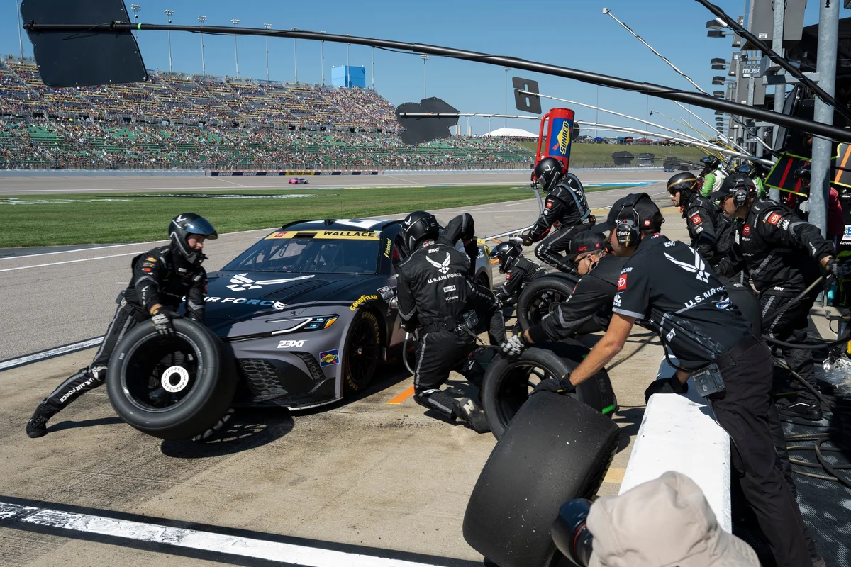 Bubba Wallace, Denny Hamlin, 23XI Racing, NASCAR, Bubba Wallace 23XI Racing negotiation