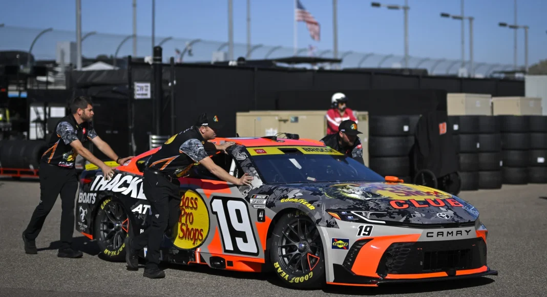 Chase Briscoe tire failure