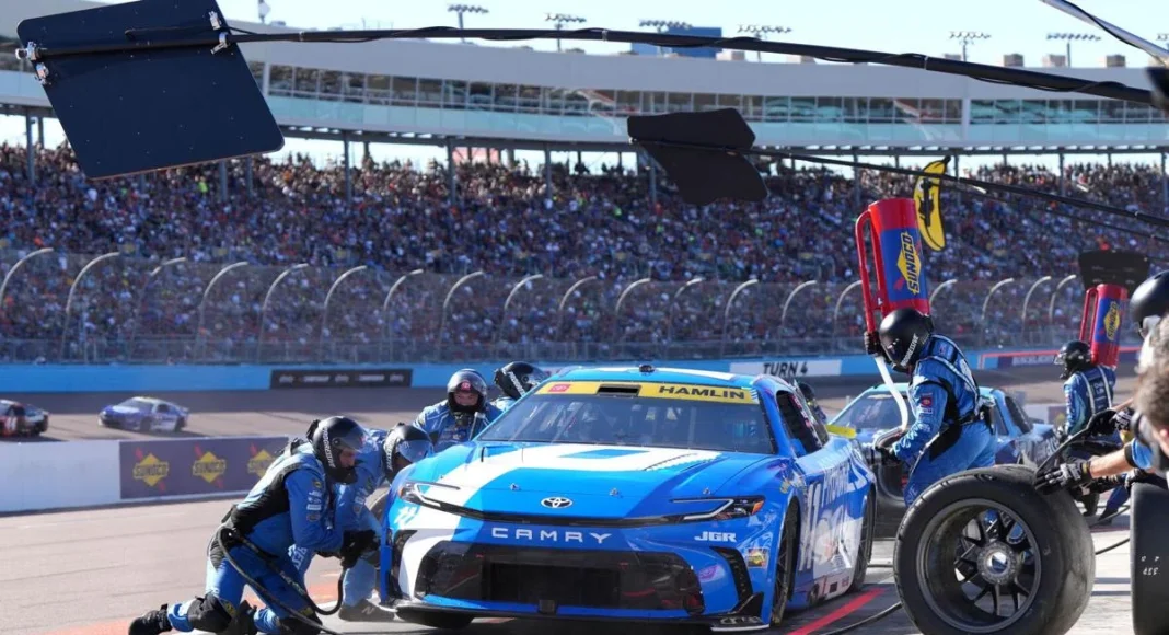 Denny Hamlin NASCAR grand final