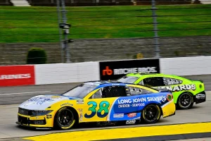 Front Row Motorsports Battles to Top 10 at Phoenix Raceway