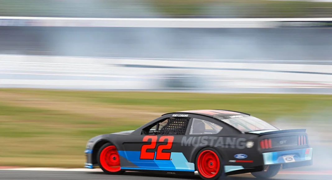 Joey Logano, Team Penske, NASCAR, Joey Logano bald look